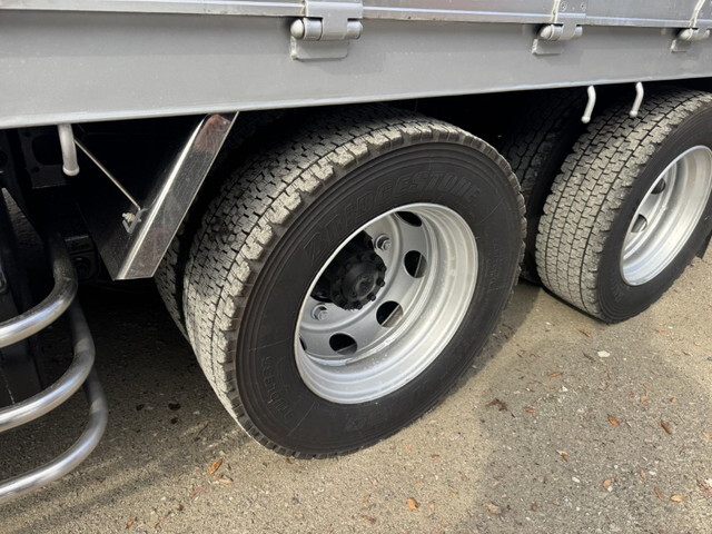 三菱ふそうスーパーグレートアルミブロック大型（10t）[写真28]