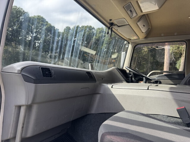 三菱ふそうスーパーグレートアルミブロック大型（10t）[写真34]