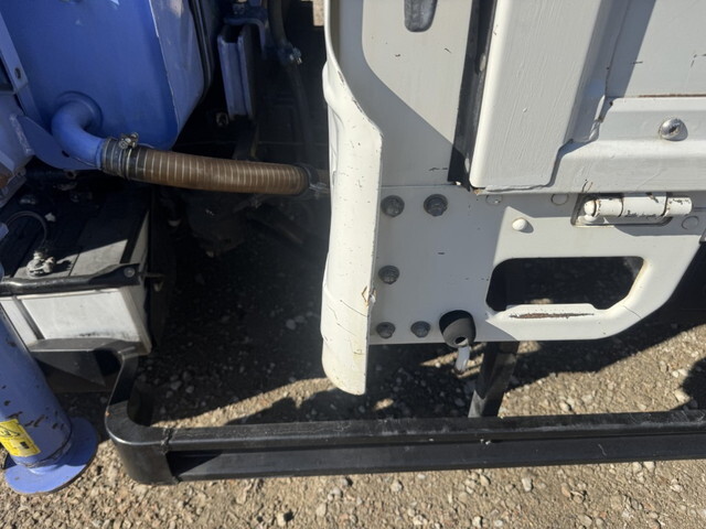 日野デュトロクレーン4段小型（2t・3t）[写真37]