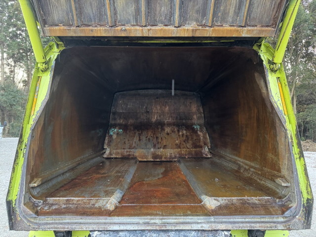 三菱ふそうキャンターパッカー車（塵芥車）小型（2t・3t）[写真23]