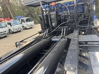 三菱ふそうスーパーグレートコンテナ専用車大型（10t）[写真14]