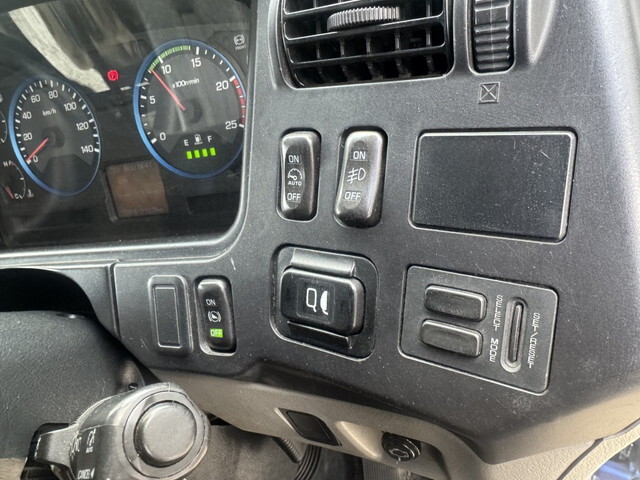 三菱ふそうスーパーグレートコンテナ専用車大型（10t）[写真19]