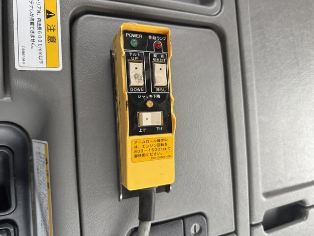 三菱ふそうスーパーグレートコンテナ専用車大型（10t）[写真24]