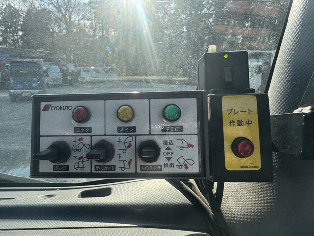 いすゞエルフパッカー車（塵芥車）小型（2t・3t）[写真15]