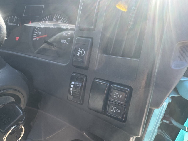 いすゞエルフパッカー車（塵芥車）小型（2t・3t）[写真16]