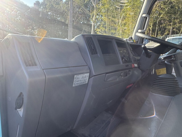 いすゞエルフパッカー車（塵芥車）小型（2t・3t）[写真24]