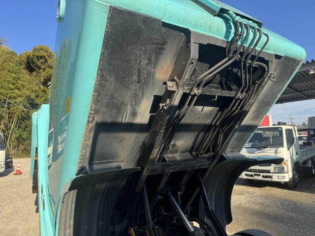 いすゞエルフパッカー車（塵芥車）小型（2t・3t）[写真26]