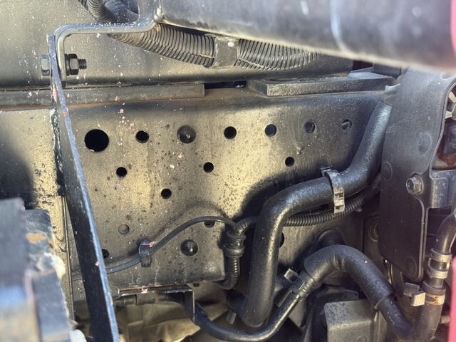 いすゞエルフ高所作業車小型（2t・3t）[写真28]