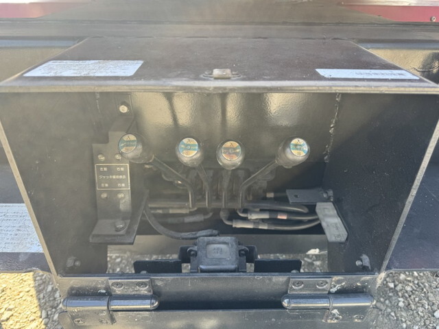 いすゞエルフ高所作業車小型（2t・3t）[写真09]