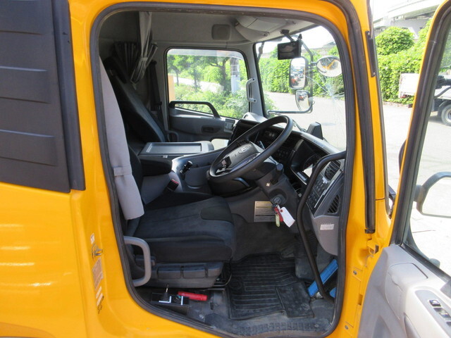 日産クオンダンプ大型（10t）[写真22]