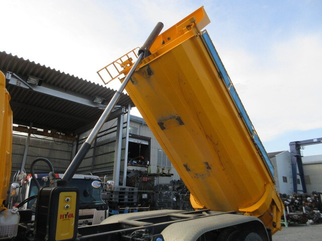 日産クオンダンプ大型（10t）[写真07]