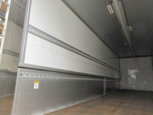 三菱ふそうスーパーグレートパネルウイング大型（10t）[写真10]