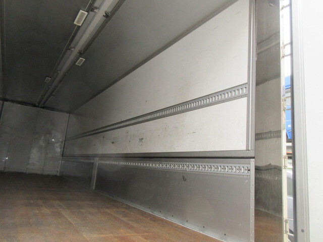 三菱ふそうスーパーグレートパネルウイング大型（10t）[写真09]