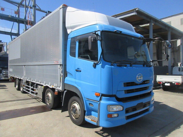 日産クオンアルミウイング大型（10t）[写真01]