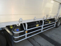 日産クオンアルミウイング大型（10t）[写真13]