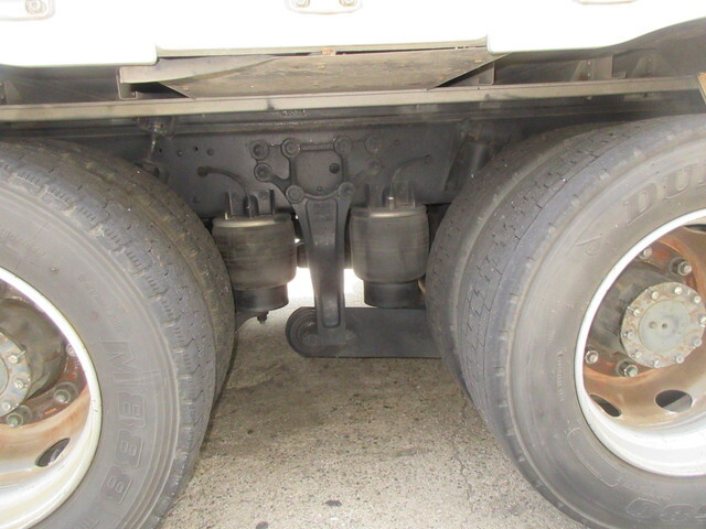 日産クオンアルミウイング大型（10t）[写真15]