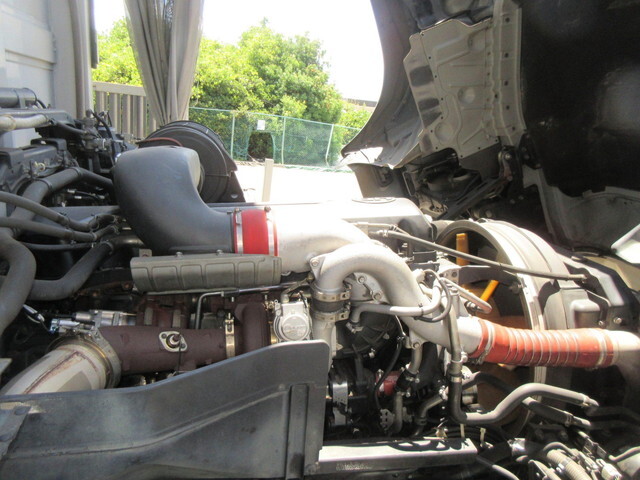 日産クオンアルミウイング大型（10t）[写真26]