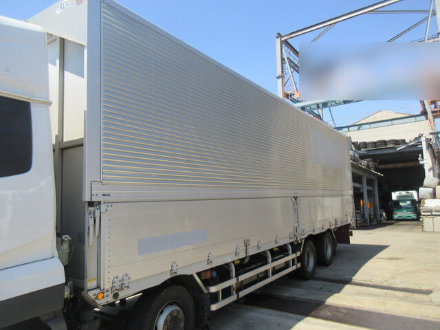 日産クオンアルミウイング大型（10t）[写真11]