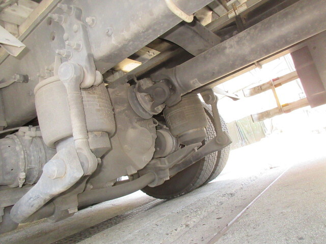 日産クオンアルミウイング大型（10t）[写真19]