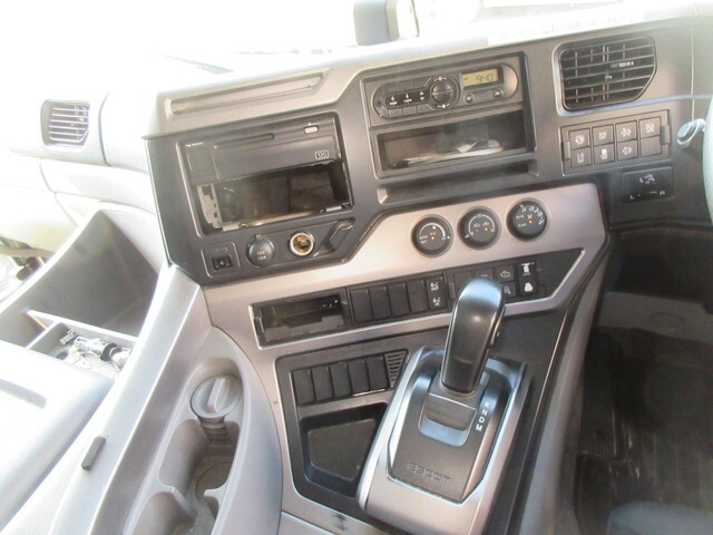 日産クオンアルミウイング大型（10t）[写真23]