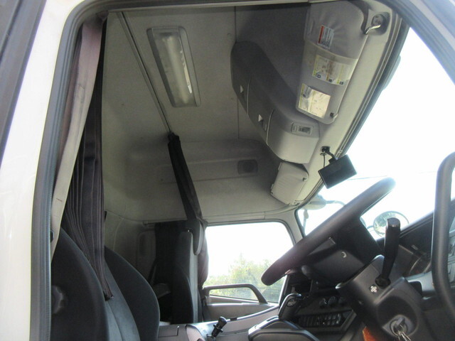 日産クオンアルミウイング大型（10t）[写真24]