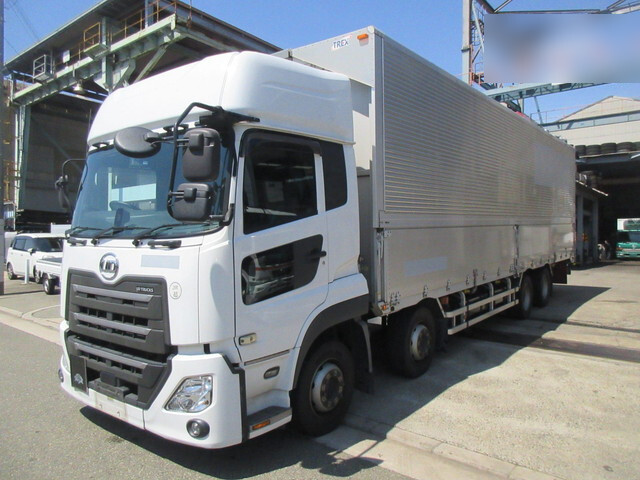 日産クオンアルミウイング大型（10t）[写真03]