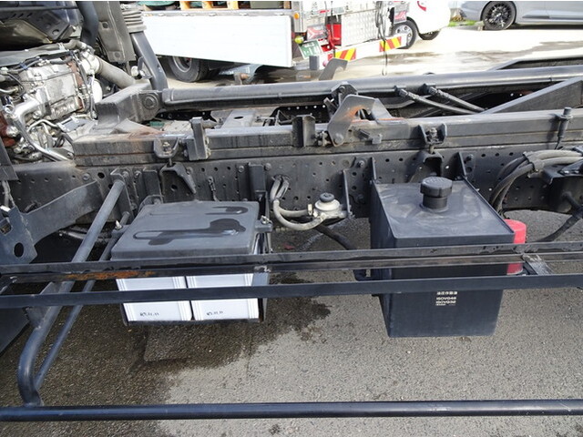 いすゞエルフセーフティローダー小型（2t・3t）[写真13]