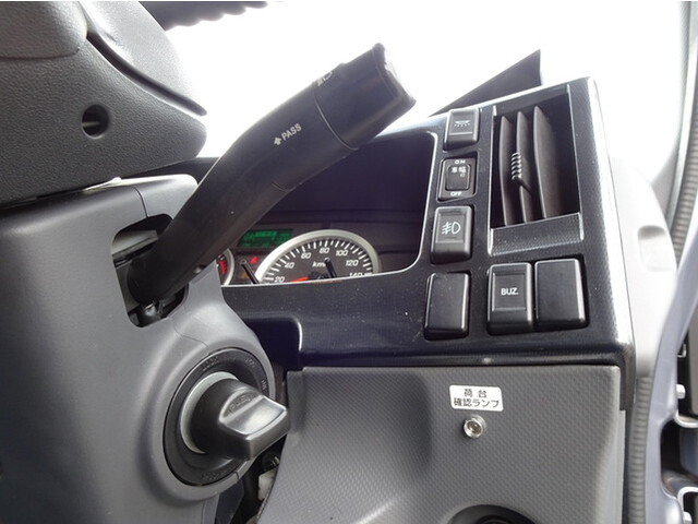 いすゞエルフセーフティローダー小型（2t・3t）[写真32]