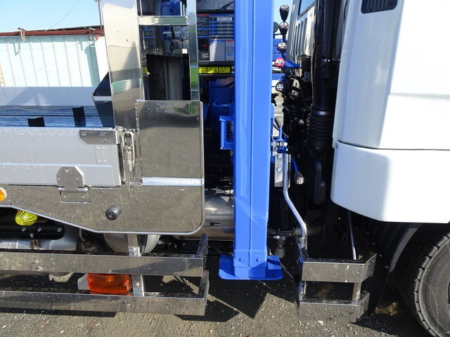 三菱ふそうファイターセルフクレーン4段増トン（6t・8t）[写真12]