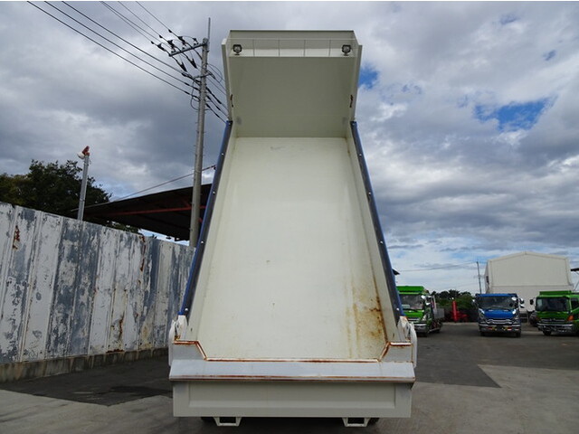 いすゞギガダンプ大型（10t）[写真12]