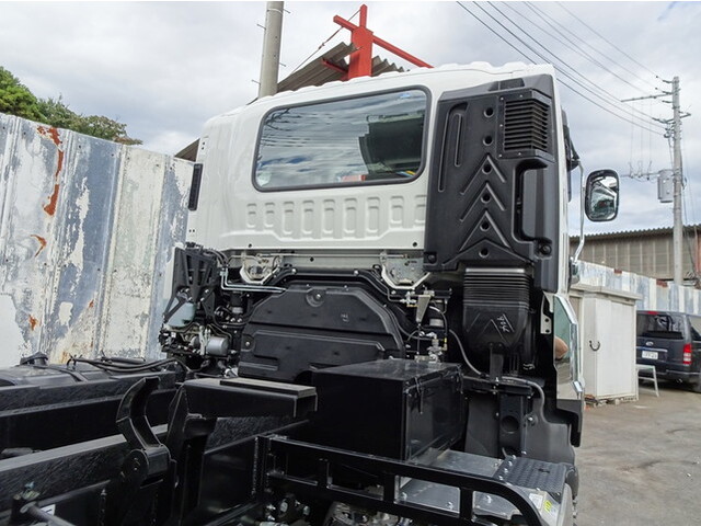 いすゞギガダンプ大型（10t）[写真13]