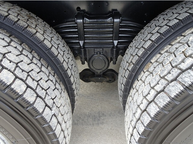 いすゞギガダンプ大型（10t）[写真23]