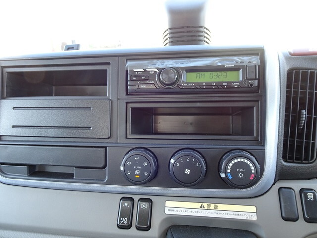 三菱ふそうキャンタークレーン4段小型（2t・3t）[写真30]