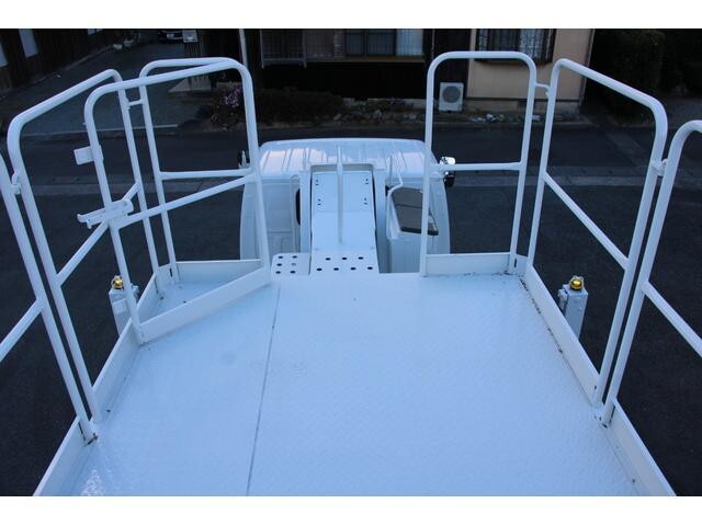 いすゞエルフ高所作業車小型（2t・3t）[写真12]