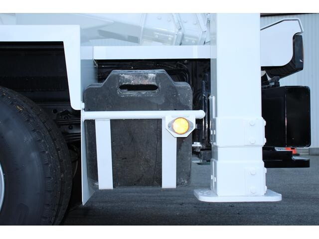 いすゞエルフ高所作業車小型（2t・3t）[写真27]