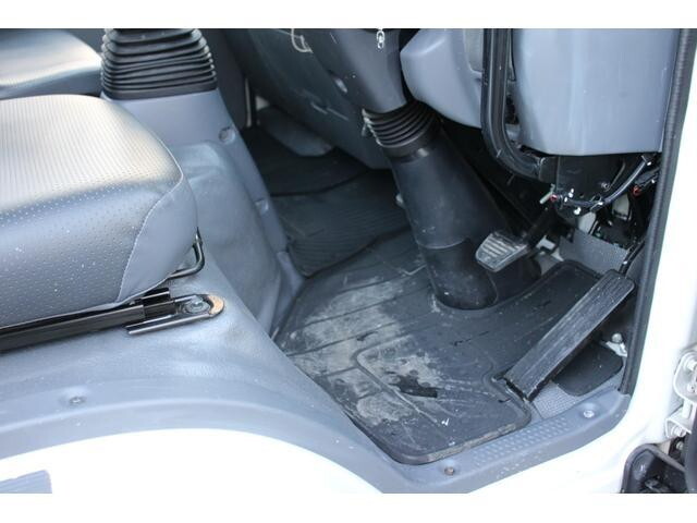 いすゞエルフ高所作業車小型（2t・3t）[写真38]