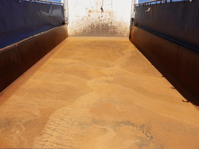 三菱ふそうスーパーグレートダンプ大型（10t）[写真12]