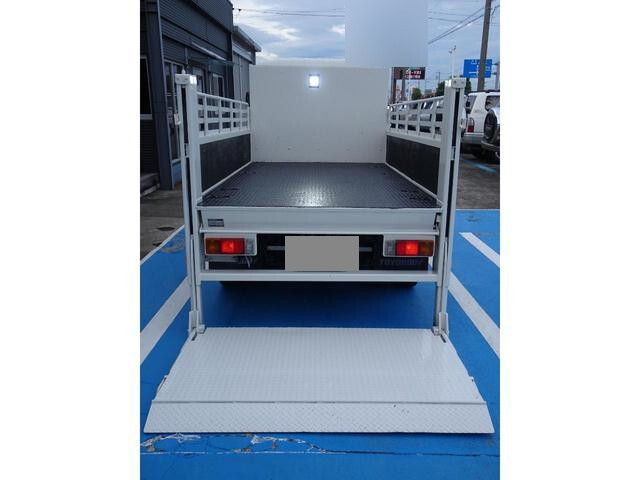 日野デュトロ平ボディ小型（2t・3t）[写真12]