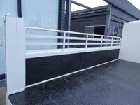 日野デュトロ平ボディ小型（2t・3t）[写真18]