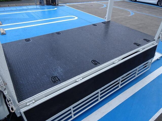 日野デュトロ平ボディ小型（2t・3t）[写真23]