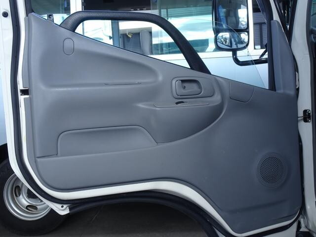 日野デュトロ平ボディ小型（2t・3t）[写真38]