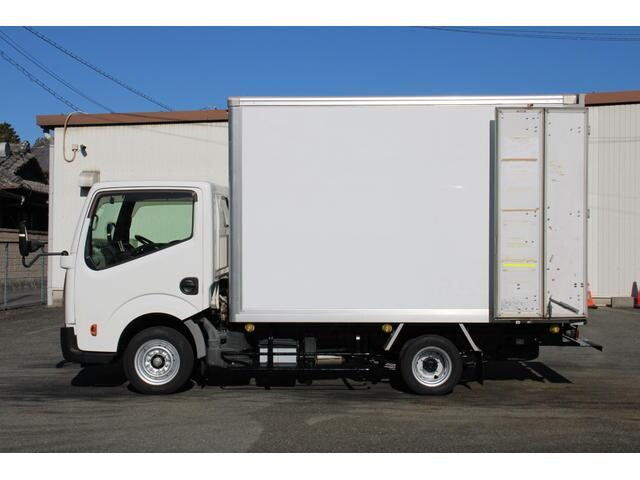 日産アトラスパネルバン小型（2t・3t）[写真10]
