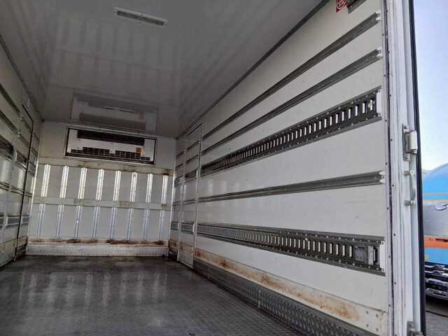 日野デュトロ冷凍車（冷蔵車）小型（2t・3t）[写真12]