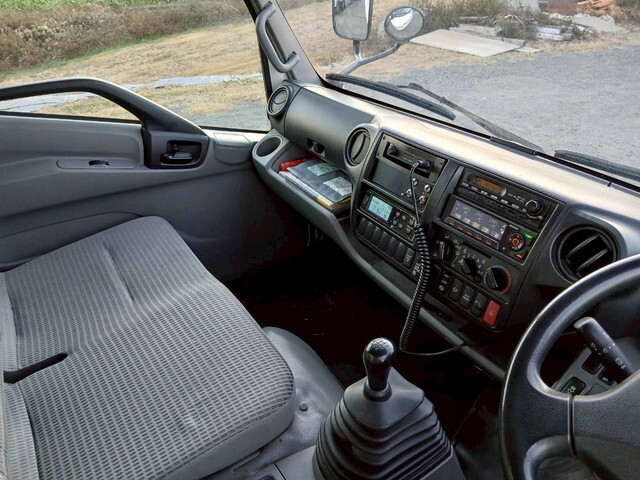 日野デュトロ冷凍車（冷蔵車）小型（2t・3t）[写真26]