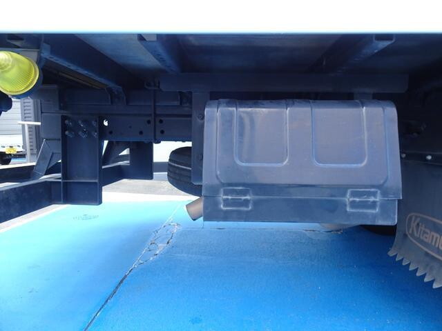 いすゞエルフパネルバン小型（2t・3t）[写真20]