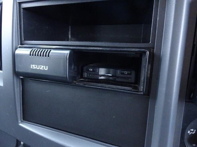 いすゞエルフパネルバン小型（2t・3t）[写真30]