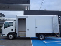 いすゞエルフパネルバン小型（2t・3t）[写真09]