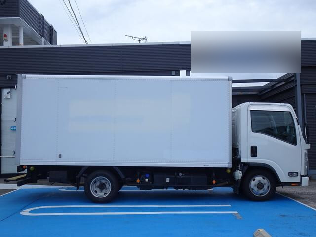 いすゞエルフパネルバン小型（2t・3t）[写真09]