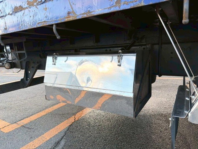 三菱ふそうスーパーグレートスクラップ運搬車大型（10t）[写真11]