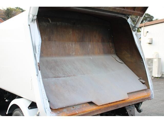 いすゞエルフパッカー車（塵芥車）小型（2t・3t）[写真13]